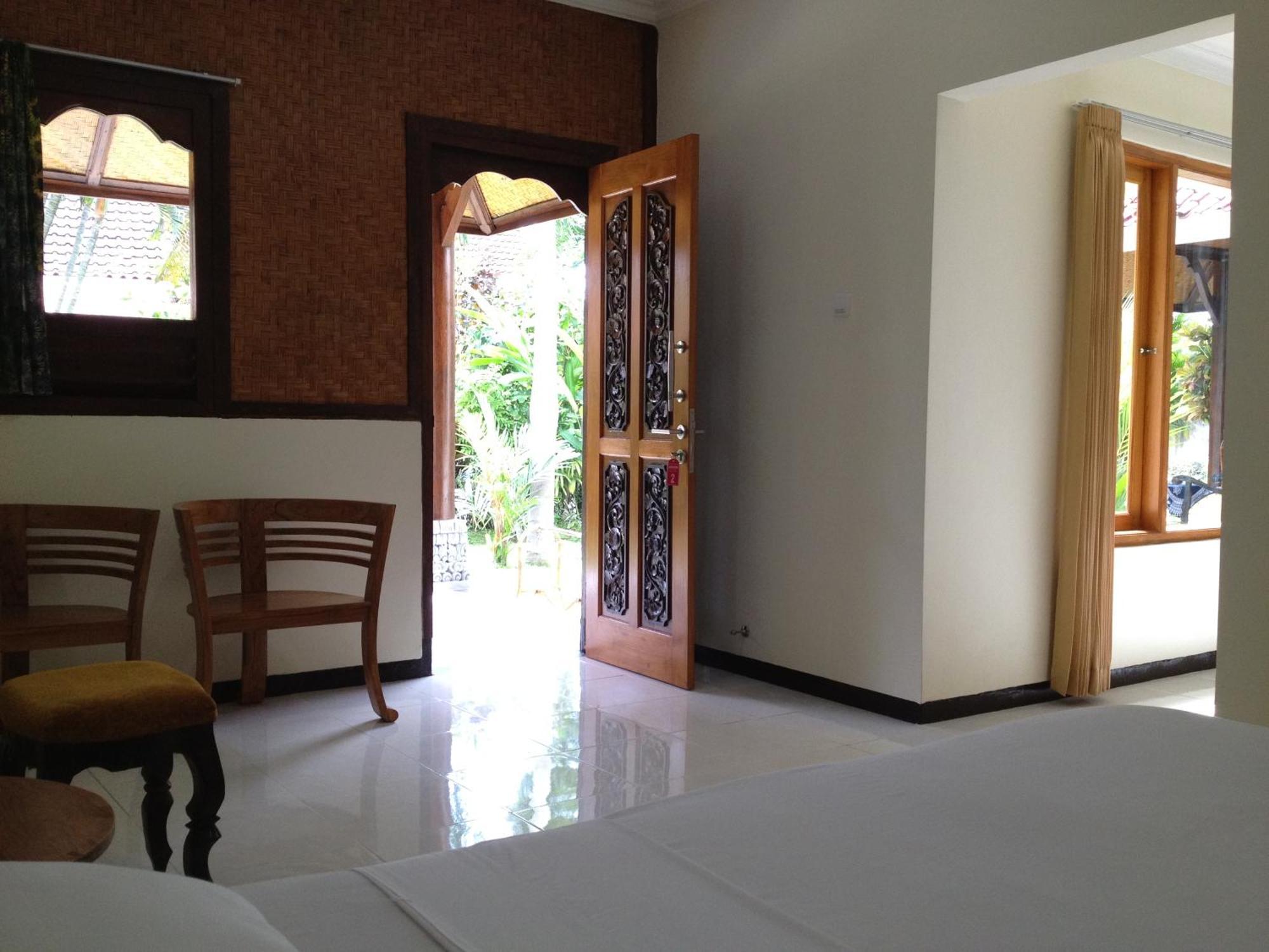 Astina Hotel Lovina Oda fotoğraf